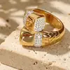 Anillo con Patrón de Serpiente Acero Inoxidable Chapado al Vacío Oro PVD Incrustado con Circonita Anillo Abierto Moda Europea y Americana Retro Joyería de Mano para Mujer
