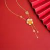Corrente para Clavícula Colar de Ouro com Areia Vietnamita Design Nacional Gotejamento de Óleo Franja de Flor de Cerejeira Elegante Luxo Leve Joia Sem Descoloração de Longa Duração