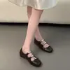 Zapatos planos de mujer estilo Old Money, punta redonda, suela blanda, nuevos para otoño 2026, mocasines retro de una sola tira que aumentan la altura
