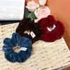Novo Scrunchie Estilo Francês Cor Sólida Versátil Prendedor de Rabo de Cavalo Corda para Coque Outono e Inverno Acessório de Cabelo de Alta Qualidade Estojo de Couro
