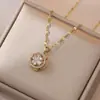 Collar para Mujer Moda Nicho Nuevo Diseño Colgante Celebridad de Internet Flor de Zircón Bauhinia Giratoria Temperamento Collar de Acero Titanio