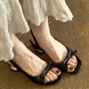 Sandálias de Pelo de Ovelha com Laço e Salto Bloco de Bico Aberto para Mulheres, Perfeitas para Vestidos de Verão, Deslumbrantes Chinelos de Salto Alto Estilo Francês