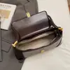 Bolso Retro Cruzado de un Solo Hombro Bolso de Mano de Alta Gama para el Trabajo Bolso de Moda de Nicho Bolso Baguette para Debajo del Brazo Bolso de Mujer al por Mayor Personalizado