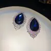 Pendientes de Aguja Plateada con Diseño de Gota de Agua Rombo Colorido Incrustado de Diamantes, Estilo Europeo y Americano, Cadena para Clavícula Exagerada y Elegante, Juego de Lujo Ligero de Alta Gama