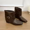 Otoño 2026 Nuevo Llegada Punta Puntiaguda Tacón Grueso Tacón Bajo Botines Cortos Ropa Exterior para Mujer Hebilla de Cinturón Zapatos de Tacón Bajo Botines Cortos
