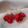 Pendientes de cobre Aguja de Plata con microincrustaciones de circonita y pétalos rojos, diseño femenino, moda, temperamento, flor de año de nacimiento de celebridad de internet