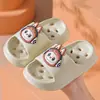 Pantuflas de baño de dibujos animados para verano, antideslizantes, huecas, de drenaje de agua, sin olor, para uso en interiores en casa, sandalias de suela blanda para niños y niñas