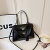 Bolso de Hombro Rodeo de Gran Capacidad Simple Transfronterizo Cerradura Premium Nuevo Bolso de Mano Tote de Moda 2025 para Viajes Diarios