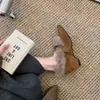 Sapatos Peludos Retro de Outono e Inverno de Ponta Fina com Salto Escondido para Mulheres, Novos Sapatos de Pelúcia Deslizantes Confortáveis para Outono e Inverno