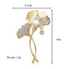 Novo broche de folha de ginkgo requintado de alta qualidade estilo coreano com pérola e diamantes completos, elegante, moda, metal, acessórios para terno de casaco