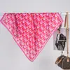 Lenço Quadrado de Cetim Estilo Coreano Amor Romântico Feminino Moda Primavera e Verão Deslocamento Versátil Pequeno Lenço de Seda Lenço de Uniforme Atacado