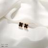 Pendientes Pequeños de Acero de Titanio Negro Temperamento Femenino Coreanos Simples Exquisitos Joyería Fría para la Oreja Pendientes Estilo Hong Kong Pendientes de Celebridad de Internet