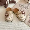 Meias-pantufas infantis para meninas para usar ao ar livre, primavera e outono de 2025, sapatos fofos e confortáveis com desenho estilo Birkenstock, novo modelo com biqueira fechada