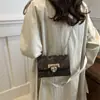 Bolso Cruzado con Cadena para Hombro, Hermoso, Moderno, Retro, Nuevo Estilo, Sencillo, Popular de Verano, Casual, Moda Coreana, para Mujer