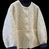 2025 Nuevo Estilo Coreano Medio Grueso Cuello Redondo Corto Otoño e Invierno Chaqueta de Lana Única y Elegante con Bordado Shanlida