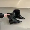 Primer Encuentro Jifa Botines Cortos de Punta Francesa Hebilla de Cuero Botas de Pantalón para Mujer 2026 Otoño/Invierno Nuevos Botas Martin de Tacón Grueso Holiday West