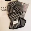 Bufanda de Cuadros Vintage de Doble Cara Nueva Invierno 2025 Estilo Coreano, Cálida y Moderna, Protector de Cuello Versátil