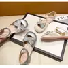 Sandalias Cerradas para Niñas 2026 Verano Nuevas Suela Suave Huecas Zapatos para Bebé Niña Zapatos de Cuero para Niñas Zapatos de Princesa para Niños