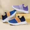 Sapatos infantis verão malha simples respirável tênis esportivos infantis venda quente transfronteiriça superfície de malha voadora sapatos casuais de um passo para meninos e meninas