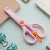 Tijeras para Niños Estudiantes Jardín de Infancia Corte de Papel Hecho a Mano Metal Ahorro de Esfuerzo Plástico Borde Completo Hecho a Mano DIY Tijeras Pequeñas