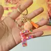 Chaveiros de letra com pompom estilo europeu e americano, chaveiros de letra em formato de coração de resina de cristal para meninas
