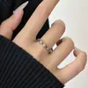 Anillo fino de diseño de pétalo retorcido con textura retro nuevo, una pieza única y elegante, anillo ajustable para mujer