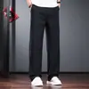 Calça casual cinza clara para homens, calça reta fina solta de verão, simples e adequada para o trabalho, calça masculina macia, relaxada, com bom caimento e respirável
