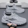Sapatos Masculinos de Exportação 2026 Primavera e Outono Novos Tênis Esportivos Casuais com Aumento de Altura Oculto, Respiráveis, de Sola Grossa, Resistentes à Sujeira, Salto Alto