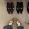 Zapatos de otoño para mujer, estilo francés, elegantes, de punta fina, tacón medio, con detalle de cadena color café, adecuados para ir al trabajo, zapatos de abuela