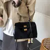Bolso de Hombro Retro de Gamuza Otoño e Invierno para Mujer 2025 Nuevo Gran Capacidad Bolso de Mano Bolso Kelly Hombro Único Cruzado Bolso Grande