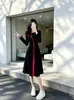 Vestido casual negro para mujer, nueva colección otoño 2026, con un diseño de inspiración francesa y una silueta A única y elegante
