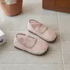 Sandalias Nuevas Moda Verano 2026 Bordado de Encaje Malla Banda Elástica Planas Niña Pequeña Estilo Dulce Zapatos de Princesa