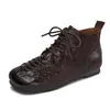 Botas femininas tecidas à mão em couro genuíno estilo vintage, novo modelo outono e inverno 2026, couro bovino de primeira camada com textura única gravada à mão, coturnos curtos Martin