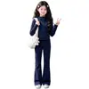 Conjunto casual de otoño para niñas para yoga, nuevo estilo 2026, sudadera con capucha de moda y pantalones acampanados, conjunto de dos piezas para estudiantes de secundaria