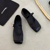 Zapatos de mujer de suela blanda 2026 primavera y otoño nuevos zapatos Mary Jane vintage con estampado de lunares y punta cuadrada, con una sola tira, mocasines planos cómodos