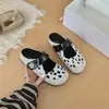 Sapatos Mary Jane de Nicho Estilo Birkenstock para Mulheres, Chinelos Planos de Bolinhas da Moda Primavera, Tamancos Slip-On Fechados Estampa de Vaca