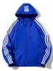 Versión coreana de chaqueta holgada para hombre con capucha en stock juvenil otoño 2025 nueva generación de pelo