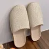2025 Nuevas Pantuflas de Lino para Mujer Verano Parejas Cuadros Sandalias Ligeras Pantuflas Uso en Casa Interior Resistentes al Desgaste Cuatro Estaciones Ropa de Exterior