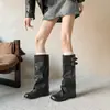 Botas de Cavaleiro Femininas 2026 Novo Estilo Salto Grosso Retro Plissadas Acima do Joelho Longas com Fivela Oculta de Aumento de Altura