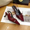 Headdress de temperamento de design sandálias femininas 2026 verão novo sapatos pretos alça traseira bico fino salto alto sandálias femininas salto fino
