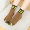 Suministro de fábrica calcetines de cinco dedos para mujer otoño e invierno Nuevos calcetines de tubo dulces a rayas absorbentes de sudor desodorantes con puntera calcetines de algodón