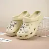 Zapatos con Agujeros para Mujer Verano Nuevo Estilo Ropa Exterior Suela Gruesa Resistentes al Desgaste Sandalias Exteriores EVA Playa Antideslizantes Pareja Pantuflas de Punta Cerrada