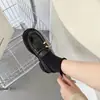 Zapatos Pequeños de Cuero Estilo Británico Zapatos de Una Sola Pieza Mujer 2026 Nuevo Otoño Más Vendido Retro Suela Gruesa Aumentadores de Altura Mocasines Negros Zapatos de Mujer