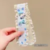 Lindas pegatinas de flequillo de dibujos animados para otoño e invierno, diademas de punto florales versátiles de estilo coreano con cierres de velcro, que exudan un ambiente sofisticado y elegante