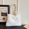 Bolso de mano de felpa para otoño e invierno, un bolso de hombro elegante y versátil para mujer, perfecto para ir al trabajo, nuevo bolso tote 2026 con gran capacidad