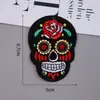 Gran Venta Procesamiento Calavera Bordado Pegatinas de Tela Estilo Punk Accesorios para Ropa Insignias Bordadas por Computadora Parches Pegatinas Accesorios de Joyería