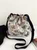 2025 Nueva Bolsa de Lona Bordada con Mariposas de Gran Capacidad Verano Cordón Estilo Nacional Artística Bolso de Hombro Bolso Cubo para Viajes