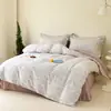 Lindo juego de cuatro piezas de franela de algodón de dibujos animados para otoño e invierno, funda de edredón de algodón puro engrosada, juego de ropa de cama de tres piezas cálido para dormitorio
