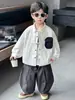Camisa Bordada con Letras para Niños de Primavera y Otoño, Estilo Coreano, Camisa Casual Elegante y Versátil para Niños, Ropa de Moda para Niños Pequeños