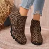 Botas Martin de tacón cuadrado, talla grande, para mujer, adecuadas para uso en exteriores, nuevo modelo otoño/invierno 2026, estilo europeo y americano, estampado de leopardo, con hebilla de cinturón, botines casuales
